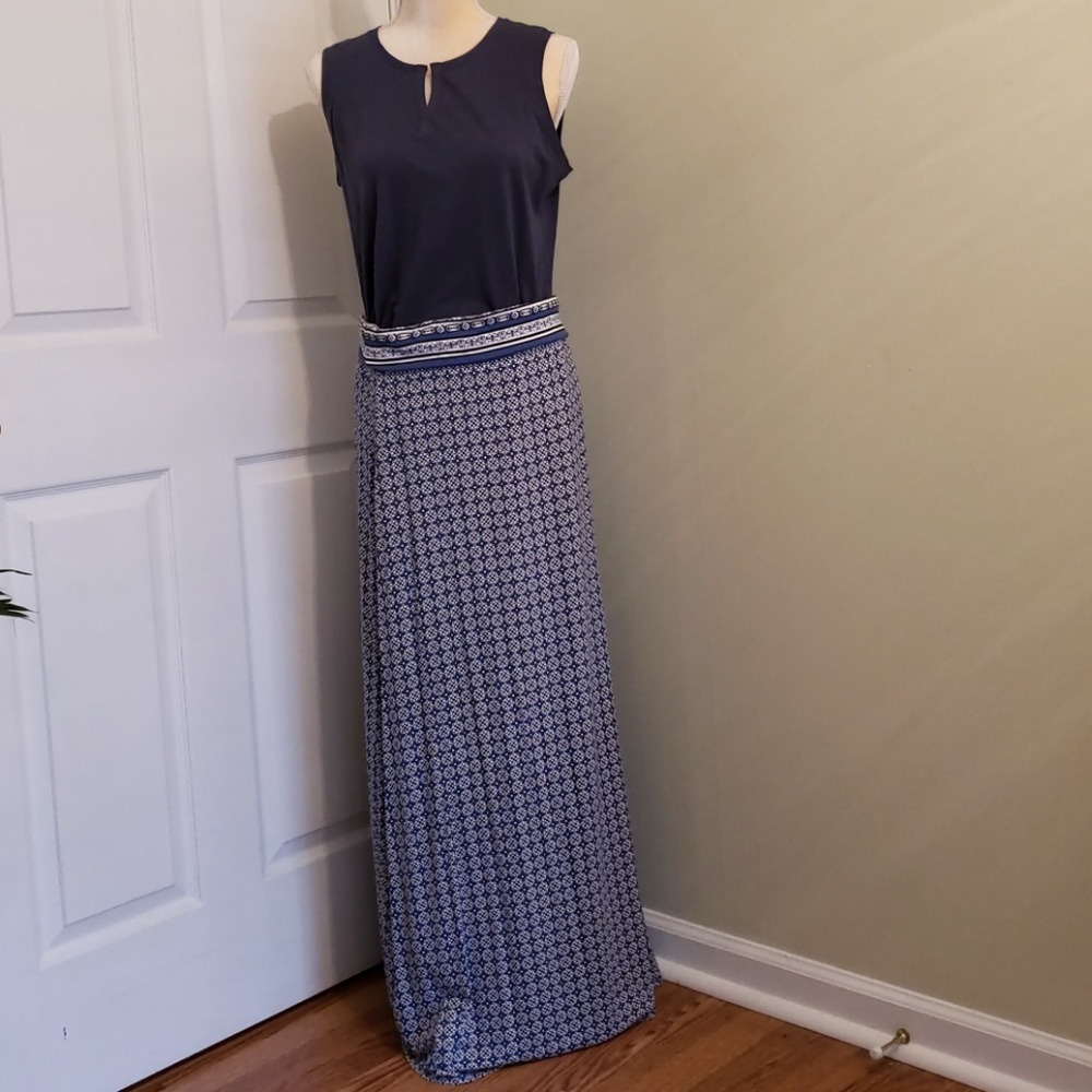 Maxi skirt and matching tee